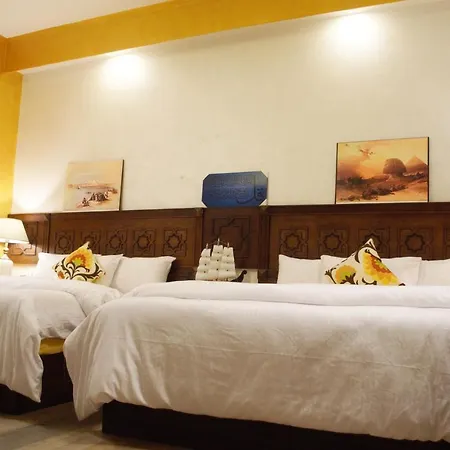 The Location Hotel Cairo Exterior photo