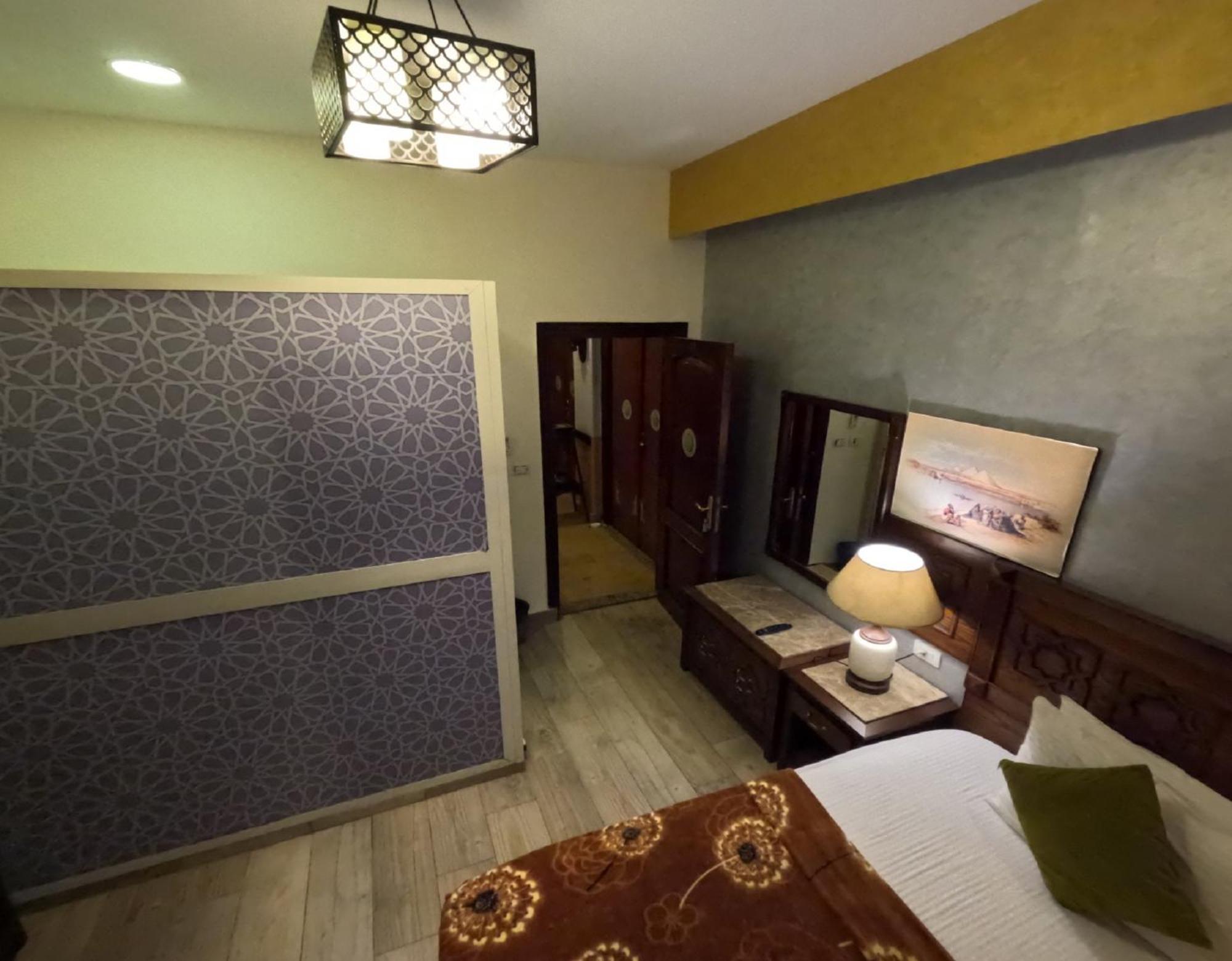 Otel The Location